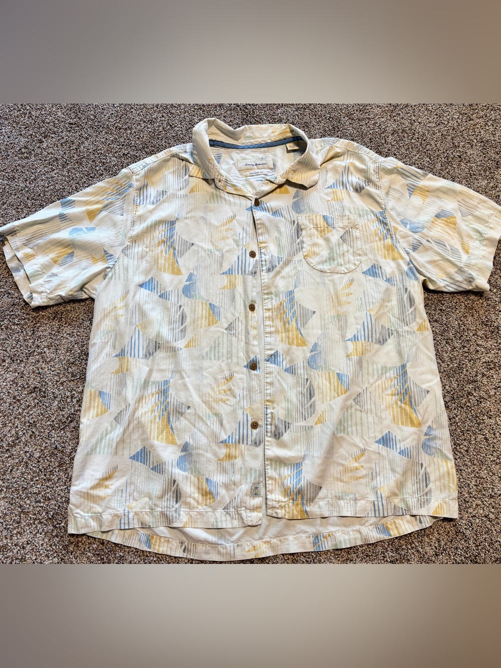 Tommy Bahama Luxury Silk Camp Shirt Men’s XL Geometric Hawaiian Resortwear